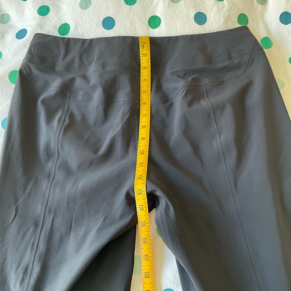 Arc’teryx Women’s black Ravenna Ski Pant, 14 R - Picture 5 of 9